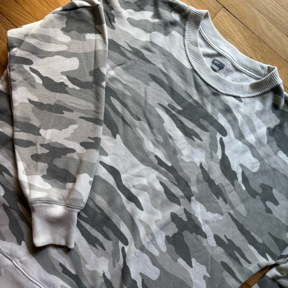 AERIE Sweatshirt Pullover Crew Neck CAMO Shirt Large Side Slit CozyCore Oversize